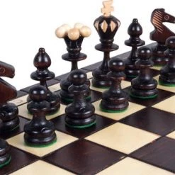Chess The Game - Decoratief Schaakspel - Klein Houten Schaakbord Met Decoratieve Schaakstukken - Bestseller! -bordspellen Winkel 550x323 6